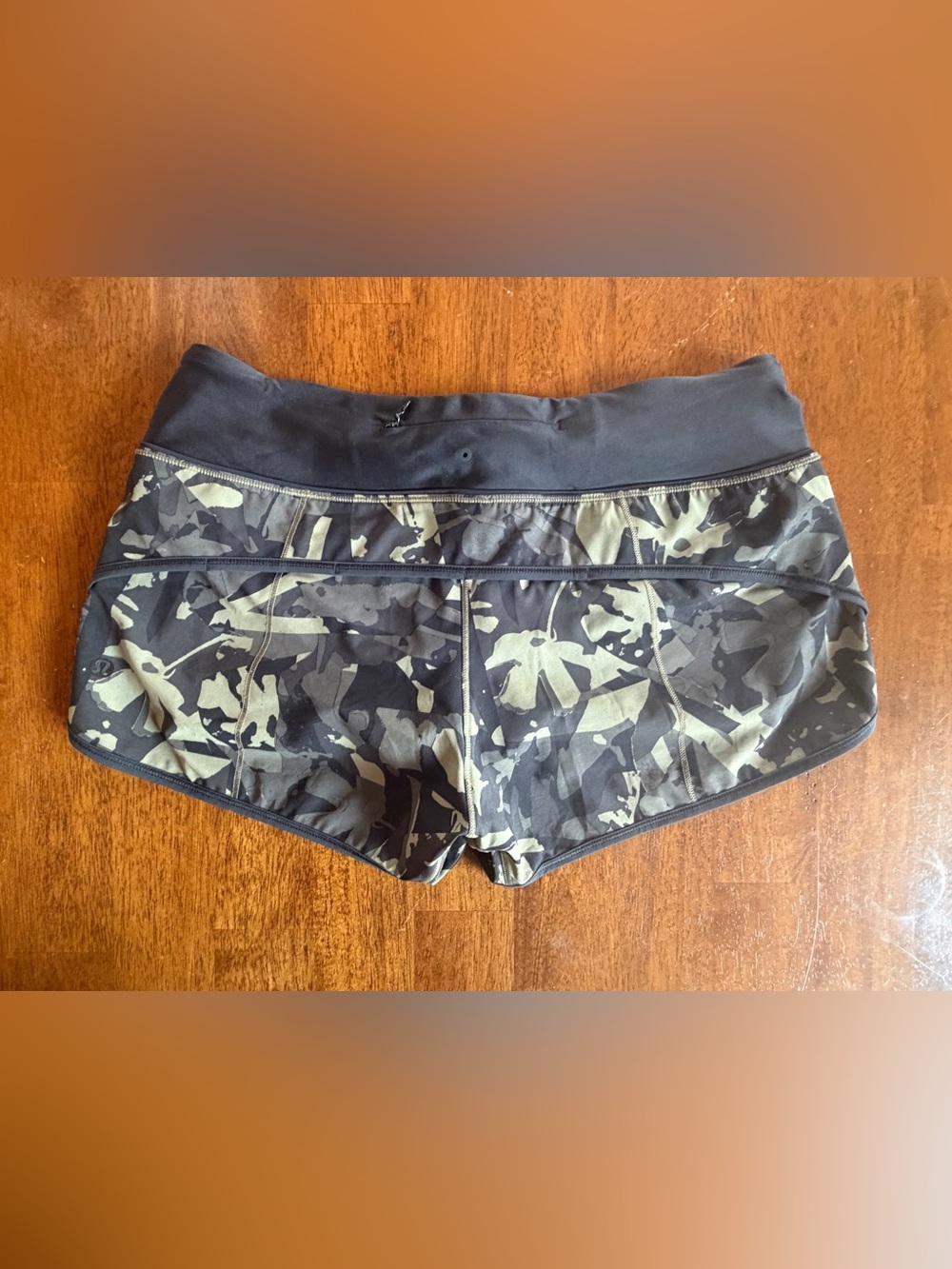 Lululemon Speed Shorts in the "Pop Cut Fatigue Green Black" Size 6 - Picture 2 of 5